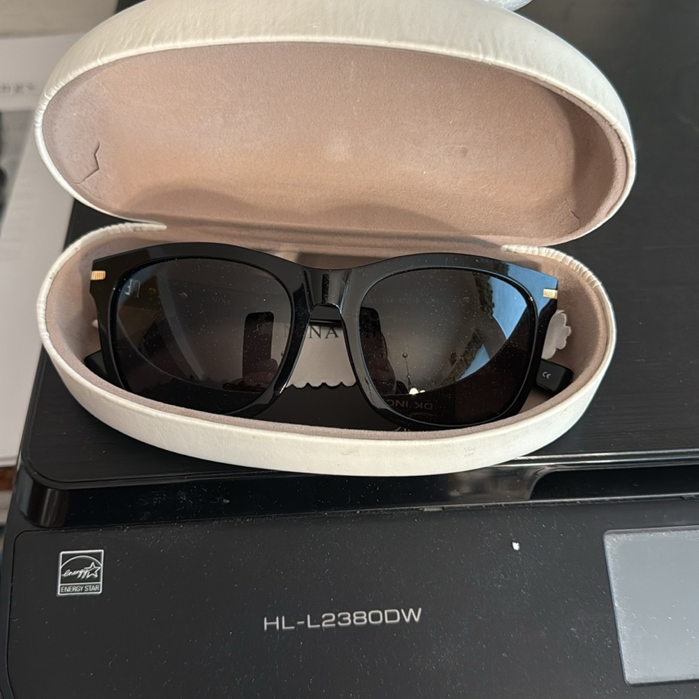 Nina Ricci black classy sunglasses- dark- non polarized nr1035k 57mm Japan